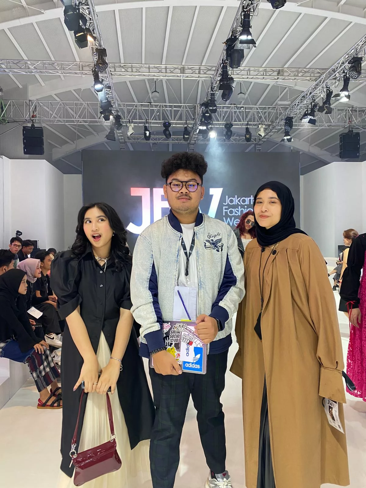 Mahasiswa Produksi Media Vokasi UI Belajar Dari Jakarta Fashion Week