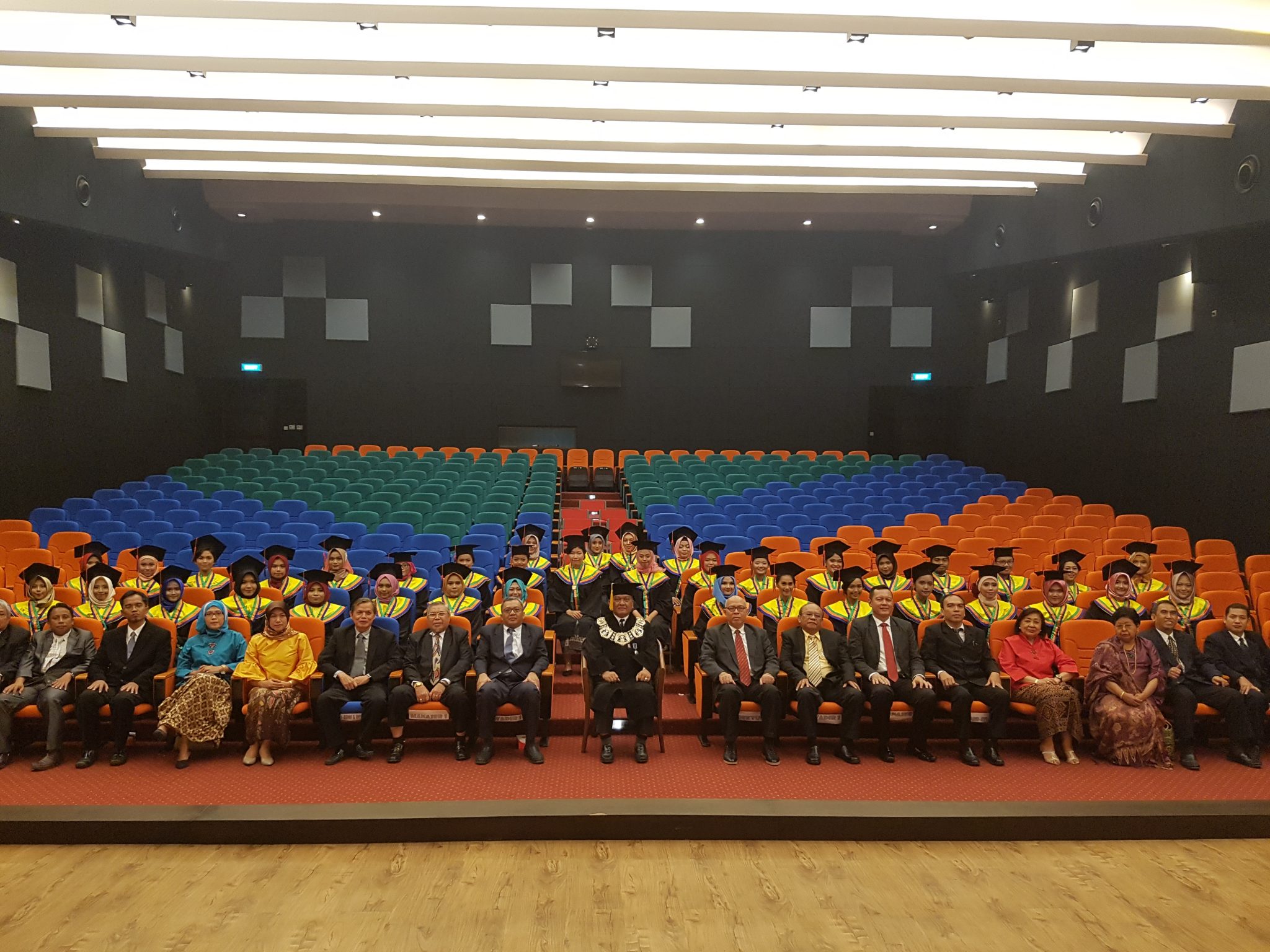 Acara Pemberian Selamat kepada Calon Wisudawan Lulusan Semester Genap Tahun Akademik 2017/2018