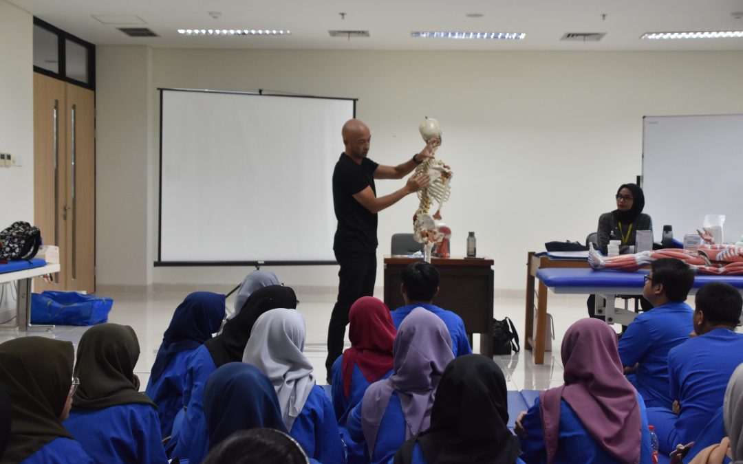 Kuliah Dosen Tamu Mata Kuliah Praktik Klinik FT Muskuloskeletal