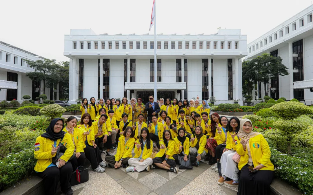 Pelajari Cara Bangun Citra Pemerintahan, Mahasiswa Vokasi UI Lakukan Kunjungan ke Sekretariat Negara